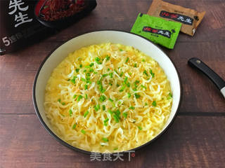 泡面虾皮蛋羹 的做法步骤:8