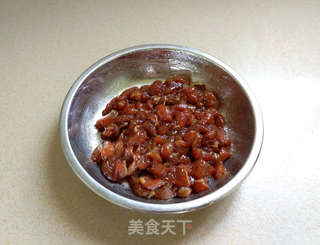 酸菜肉丁蛋炒饭的做法步骤:2