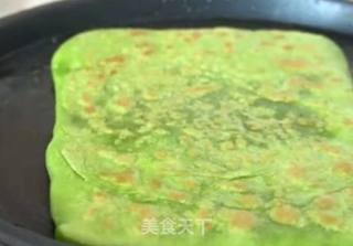 家中自制正宗黄瓜鸡蛋灌饼,瓜香面软,五分钟快捷营养早餐!的做法步骤:15