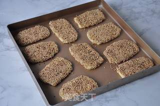 芝麻小酥饼的做法步骤:12