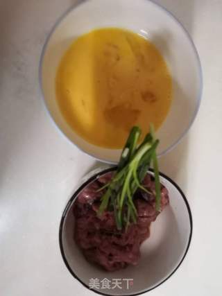 滑蛋牛肉粥的做法步骤:2