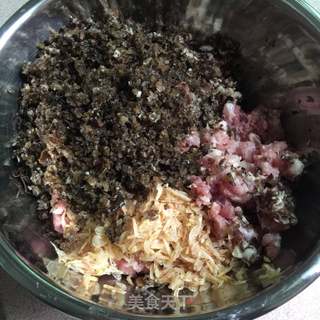 木耳香菇肉包子的做法步骤:5