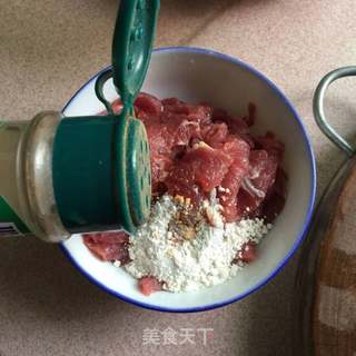 牛肉香菇披萨的做法步骤:5