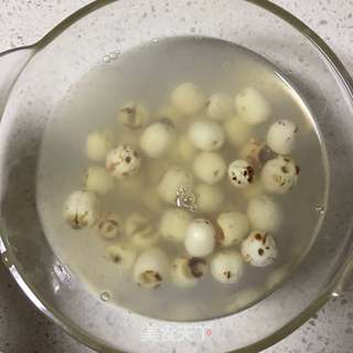 桃胶银耳羹的做法步骤:8