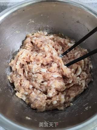 虾肉馄饨的做法步骤:2