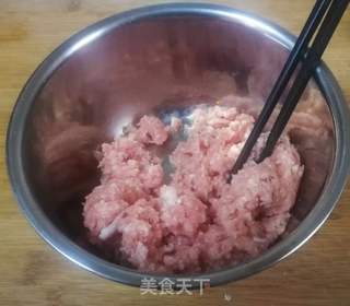 猪肉茴香饺子的做法步骤：1