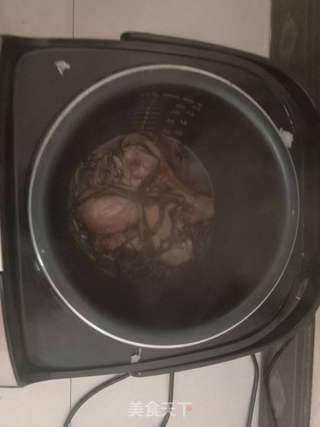 电饭煲烧鸡腿的做法步骤:16