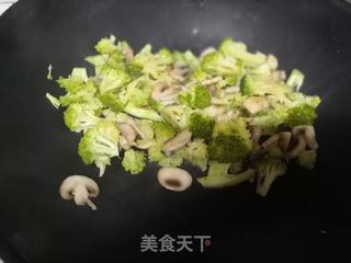 时蔬方便面的做法步骤：3