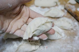 猪肉茼蒿馅水煎饺的做法步骤:6