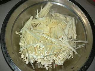 凉拌黄瓜金针菇的做法步骤:3