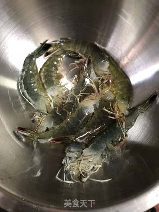 鲜虾猪展肉汤面(快手早餐)的做法步骤:2