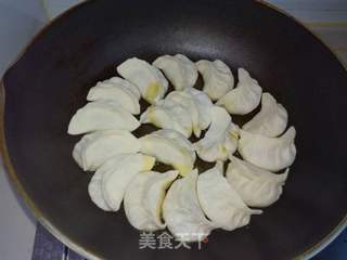 冰花煎饺的做法步骤:8