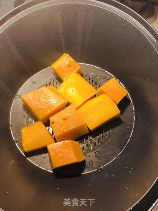 蒸南瓜饼的做法步骤:2