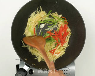 青椒土豆丝的做法步骤:7