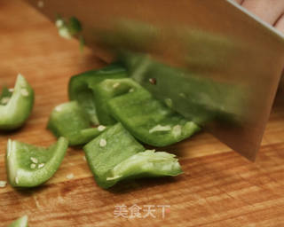 肉片炒青椒的做法步骤:4