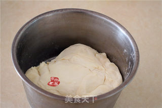 鲜肉香葱馅饼的做法步骤:2