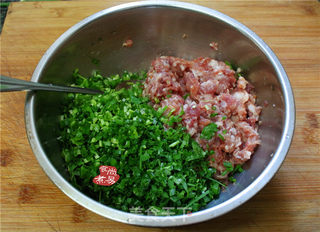 鲜肉香葱馅饼的做法步骤:4
