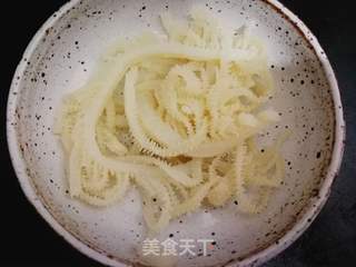 菌菇毛肚红薯粉的做法步骤:2