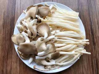 韩式泡菜锅的做法步骤:4