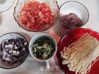 牛肉金针菇汤的做法步骤:2