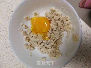 馒头鸡蛋宝宝饼的做法步骤:3