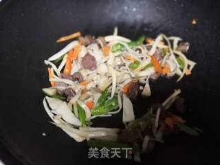 牛肉炒杏鲍菇的做法步骤：4