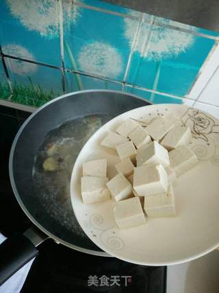 鲫鱼炖豆腐的做法步骤:9