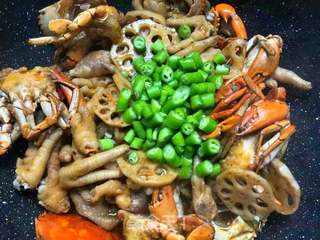 肉蟹煲的做法步骤:15