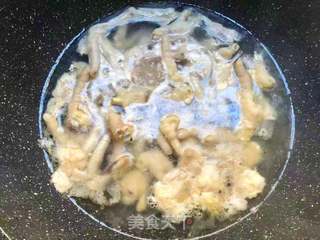 肉蟹煲的做法步骤:7
