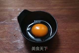 蟹棒鸡蛋炒饭的做法步骤:2