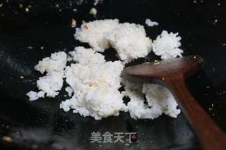 蟹棒鸡蛋炒饭的做法步骤:5
