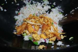 蟹棒鸡蛋炒饭的做法步骤:10