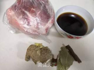 炖猪蹄子的做法步骤:2
