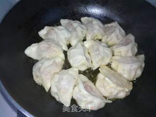 #牛肉#抱蛋煎饺(牛肉圆葱馅)的做法步骤:11
