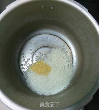 芥菜瘦肉粥的做法步骤:2