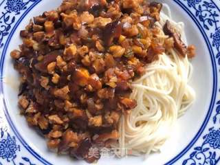 香菇肉酱面的做法步骤:13