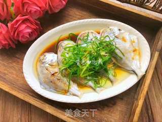 清蒸白鲳鱼的做法步骤:12