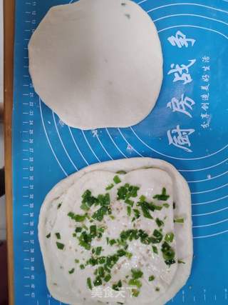 葱花千层饼的做法步骤：10