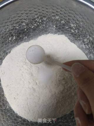 西红柿鸡蛋手工面的做法步骤：1