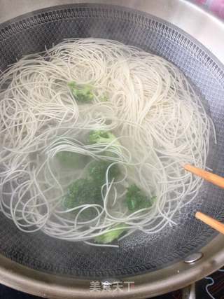 香辣牛肉酱拌面的做法步骤：4