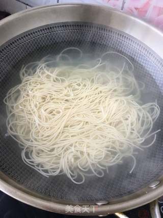香辣牛肉酱拌面的做法步骤：6