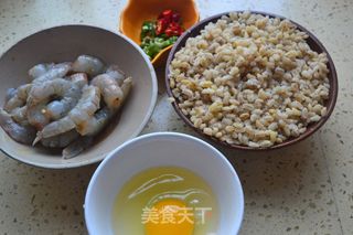 麦香虾球的做法步骤：2