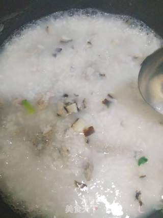 菠菜香菇水滑肉片粥的做法步骤:8
