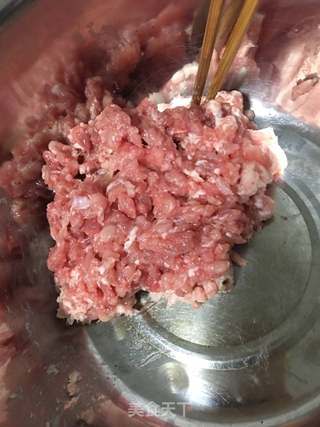 茴香牛肉馅水饺的做法步骤：1