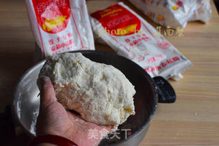 鲜嫩多汁的荠菜饺子的做法步骤:2