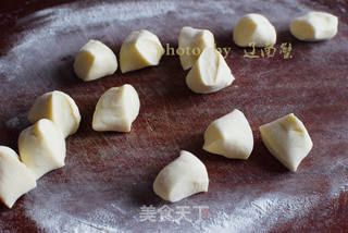 鲜嫩多汁的荠菜饺子的做法步骤:8