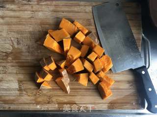 大米南瓜粥的做法步骤:2