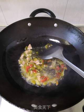 酸菜玉米面条的做法步骤:5
