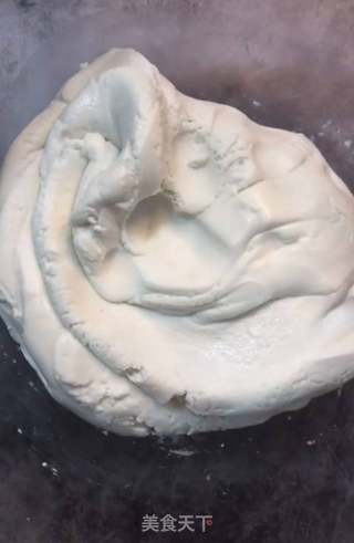 空心豆沙馅芝麻球的制作方法的做法步骤:3