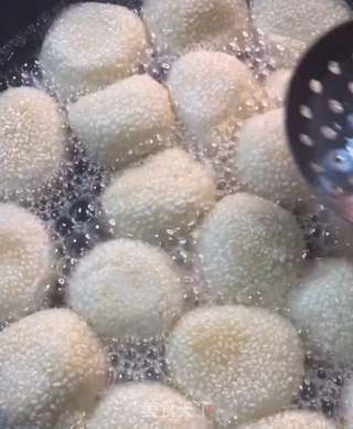 空心豆沙馅芝麻球的制作方法的做法步骤:8